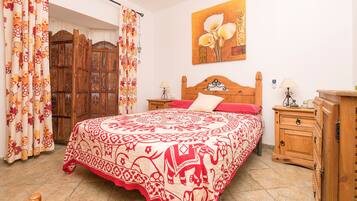 4 bedrooms, iron/ironing board, bed sheets