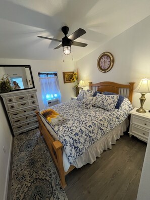 4 عدّة غرف نوم ومكواة/لوح كي وواي فاي مجانًا وملاءات أسرّة