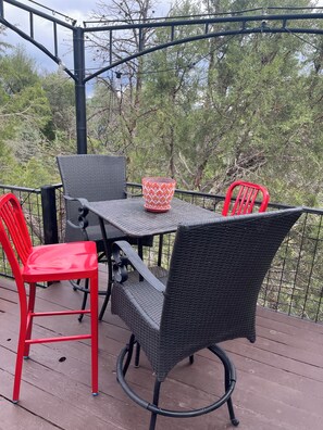 تناول الطعام بالخارج