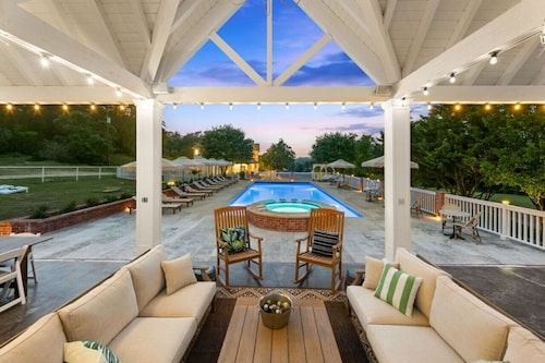 Pool, Pickleball, Indoor/Outdoor Games, Sleeps 30+