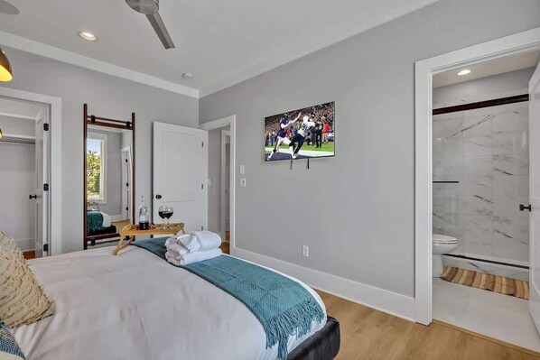 4 bedrooms, iron/ironing board, travel cot, free WiFi