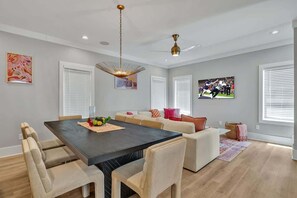 Dining - Alto- Lrg Private Rooftop- Mins to Broadway & 12 S (Nashville)