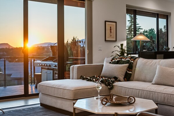 TV, fireplace, table tennis