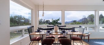 Breathtaking Views, Close Proximity To Popular Hiking Trails + Pet Friendly!