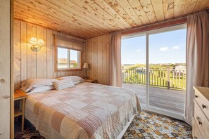 4 bedrooms, travel crib, WiFi, bed sheets