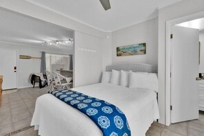 Free WiFi, bed sheets - First Floor Condo Bayside Entertainment District! (South Padre Island)