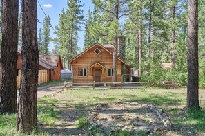 Exterior - Charming Big Bear Cabin (Big Bear)