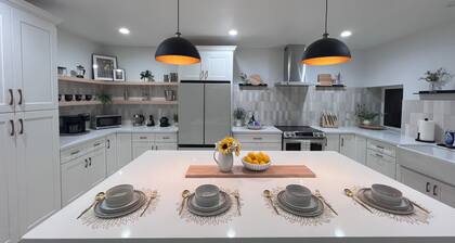 Modern Vineyard Oasis 2 br/ 2ba