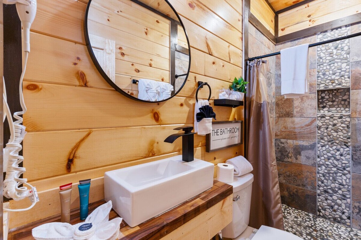 Photo 106 of Mountain Majesty By Ghosal Luxury Lodging