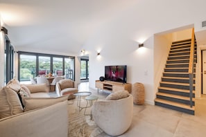 TV - Apt 3 bedrooms with terrace, St. Maxime, France (St. Maxime)