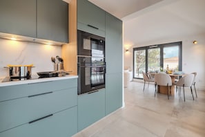 Fridge, microwave, oven, stovetop - Apt 3 bedrooms with terrace, St. Maxime, France (St. Maxime)