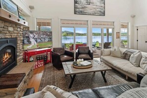 Smart-TV, peis og kontorer