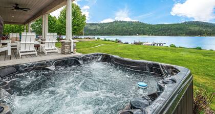 Waterfront, Boat Lift, Hot Tub, Luxury Farmhouse