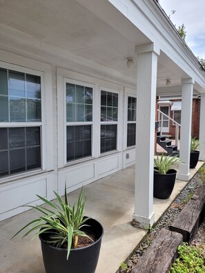 Exterior detail - The Port - Walkable to University of Florida, includes Parking (Gainesville)