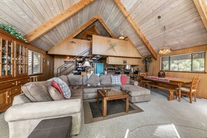 TV, fireplace - Dollar Point Escape | Walk to Beach, Lake Views (Tahoe City)