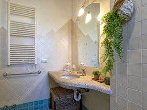 Hair dryer, towels