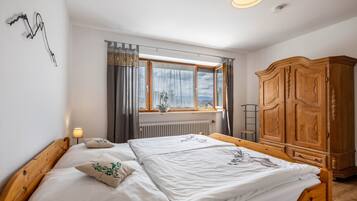 2 habitaciones, tabla de planchar con plancha y wifi gratis