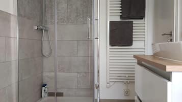 Doccia, asciugacapelli, asciugamani