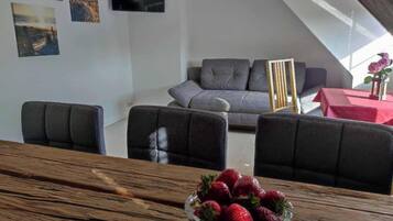 Fernseher, Tischtennisplatte