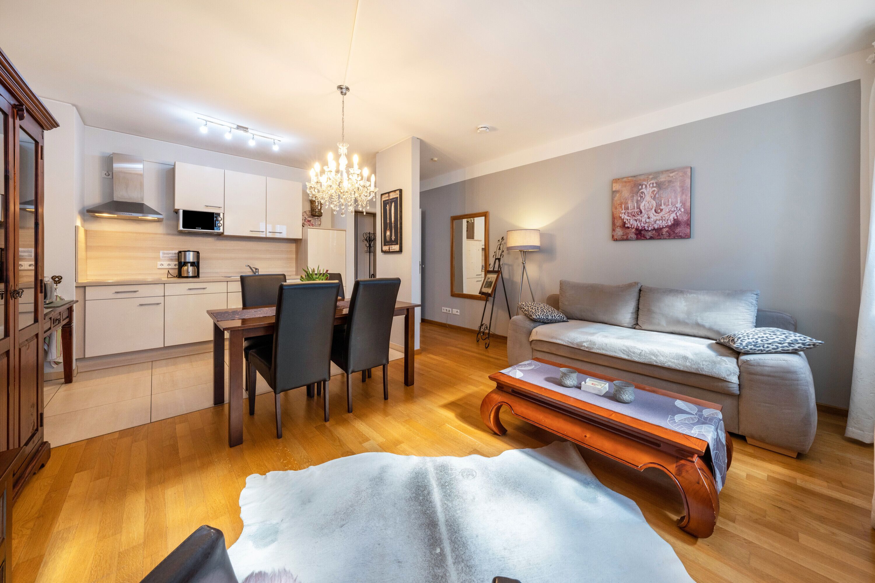 Fernseher, DVD-Player, Stereoanlage