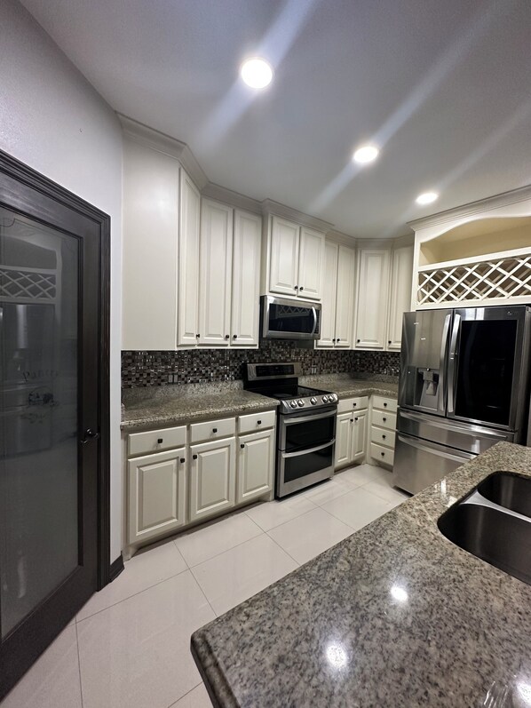 Microwave, oven, stovetop, coffee/tea maker