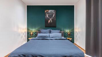 3 slaapkamers, een strijkplank/strijkijzer, gratis wifi, beddengoed