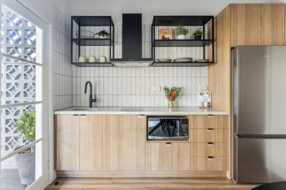 A Modern Coastal Stay in Dromana