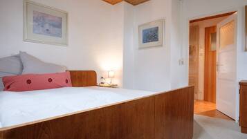 1 室のベッドルーム、アイロン / アイロン台、WiFi (無料)、ベッドシーツ