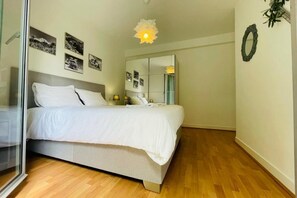 3 bedrooms, desk, iron/ironing board, WiFi