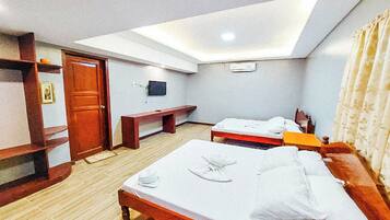 Deluxe Room | Rollaway beds