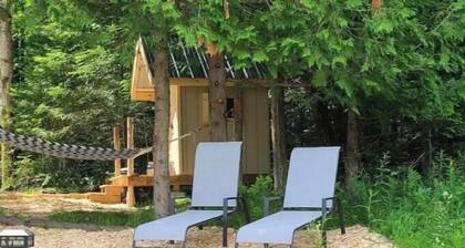 Mystic River Retreat Waterfront Glamping