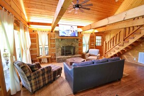 Smart-tv och eldstad