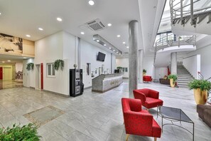 Reception - SPLIT CITY ROOMS (Split)