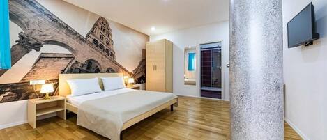 Classic Double Room Part 1 | Allergikerbettwaren, Daunenbettdecken, Zimmersafe, Schreibtisch