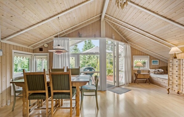 Dining - Cozy home in Rødvig Stevns with WiFi (Rødvig Stevns)