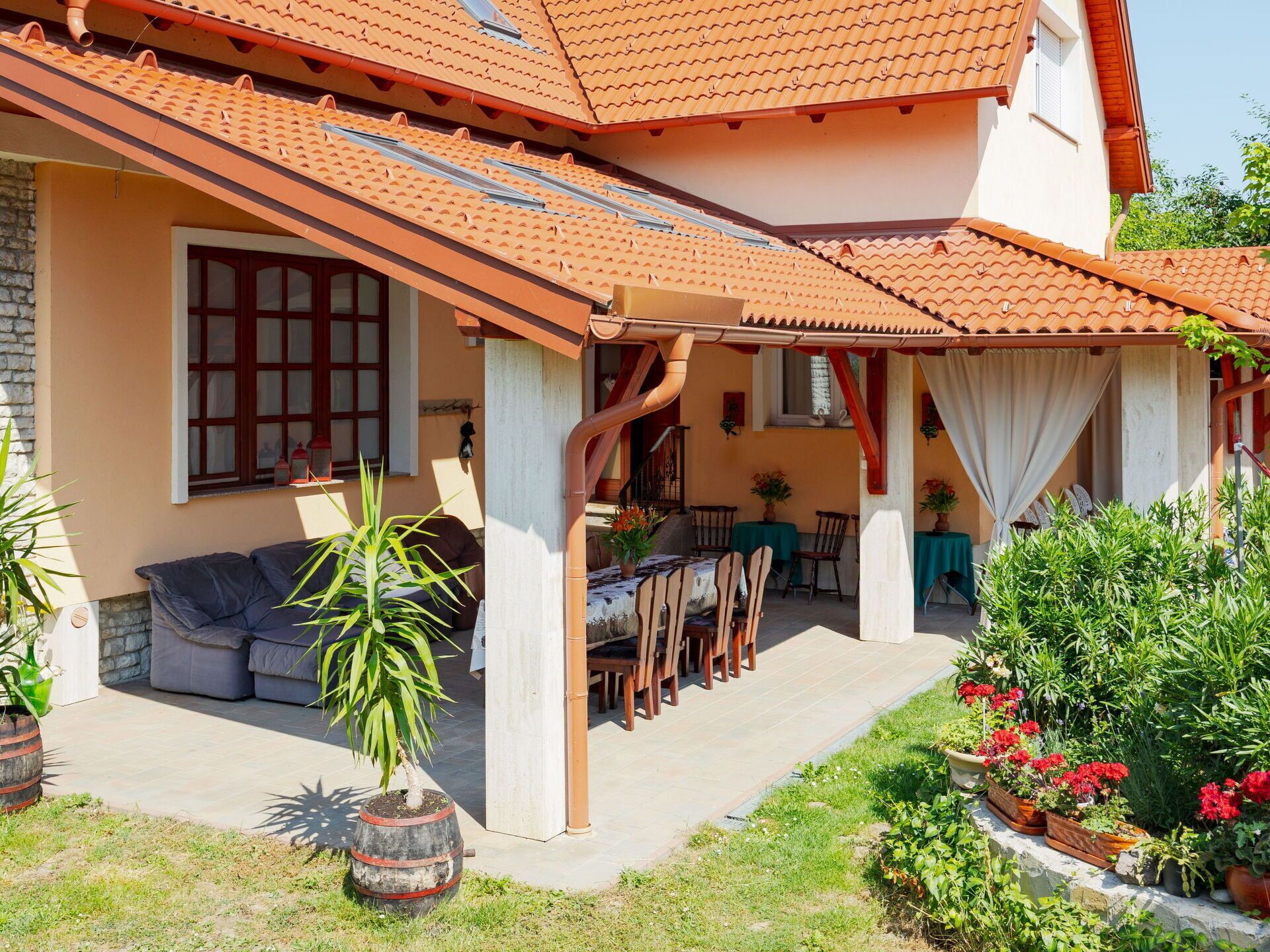Techo, Casa, Casa, Maceta, Cabaña, Porche, Toldo, Sombra, Estructura Al Aire Libre, Planta De Casa