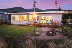 Terrace/patio - Magnificent Oceanfront Retreat, Pet Friendly, Single Level, Deck and Fire-Pit w/ Views, EV Charging (Rockaway Beach)