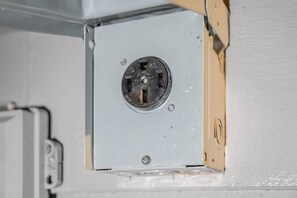 Unclassified image, 5 of 48, button