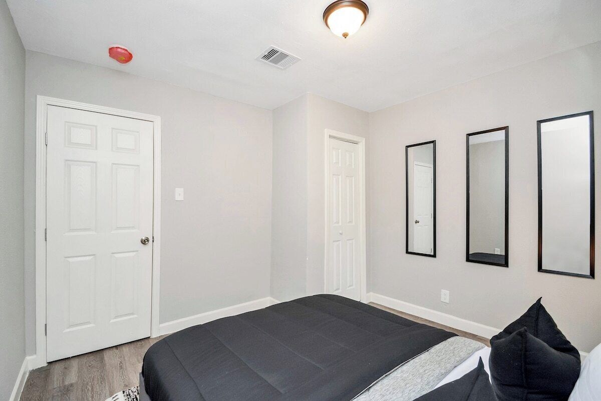 Photo 18 of 5BR 3BA Home with Hot Tub Near Stadiums & Airport