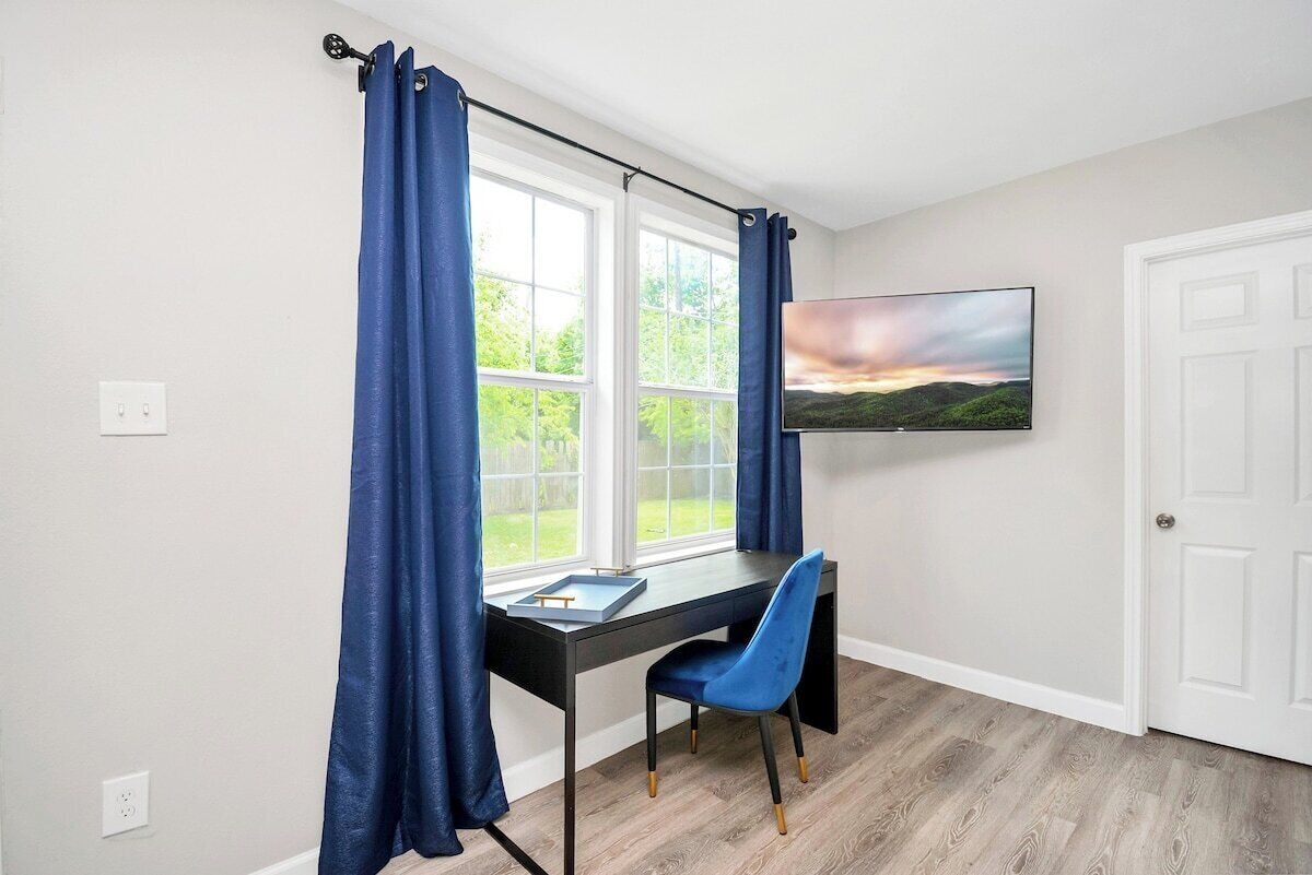 Photo 9 of 5BR 3BA Home with Hot Tub Near Stadiums & Airport