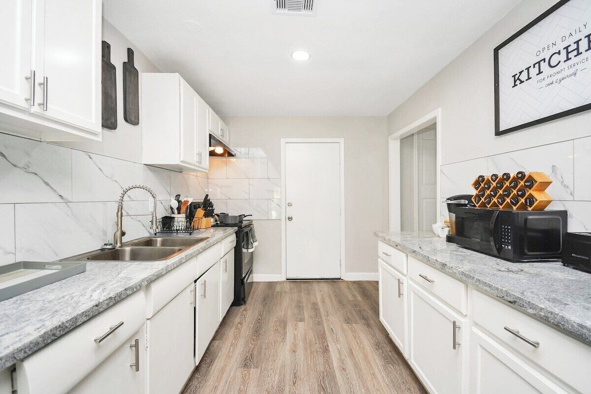 Photo 32 of 5BR 3BA Home with Hot Tub Near Stadiums & Airport