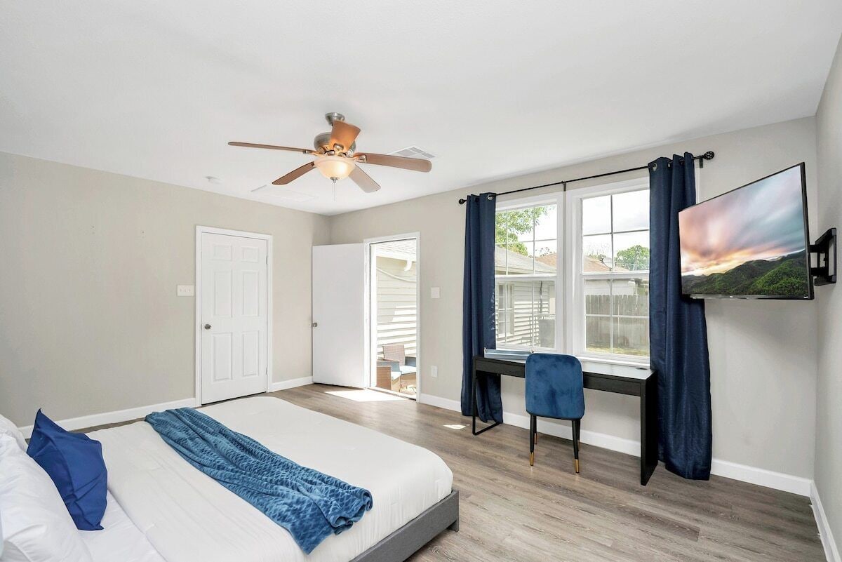 Photo 8 of 5BR 3BA Home with Hot Tub Near Stadiums & Airport