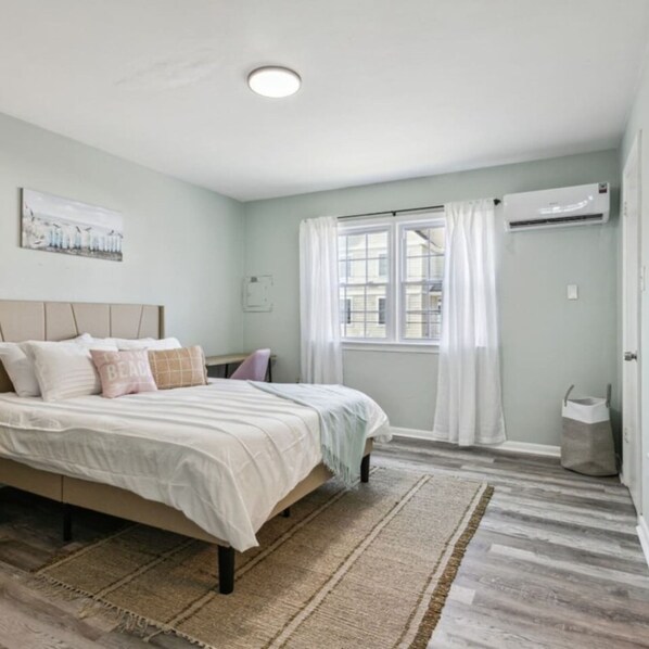 Apartment | 1 bedroom - Seaside Sanctuary 9 Traveling Worker s Dream (Norfolk)