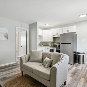 Apartment | 1 bedroom - Seaside Sanctuary 9 Traveling Worker s Dream (Norfolk)