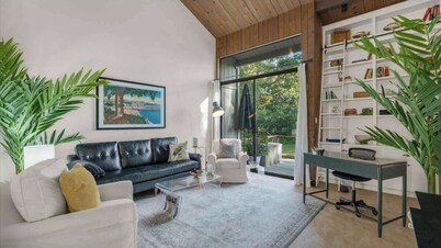 Twin Lakes Coastal Retreat