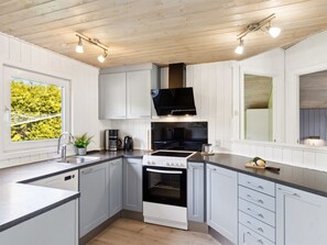 Refrigerador, microondas, horno, lavavajillas