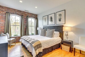 2 bedrooms, iron/ironing board, Internet, bed sheets - Near Trail: Dtwn Eagle Ranch Condo w/ Balcony (Eagle)