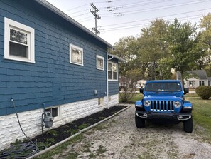 Property grounds - Welcome to the Treasure house! (Westlake)