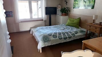 Free WiFi, bed sheets, wheelchair access