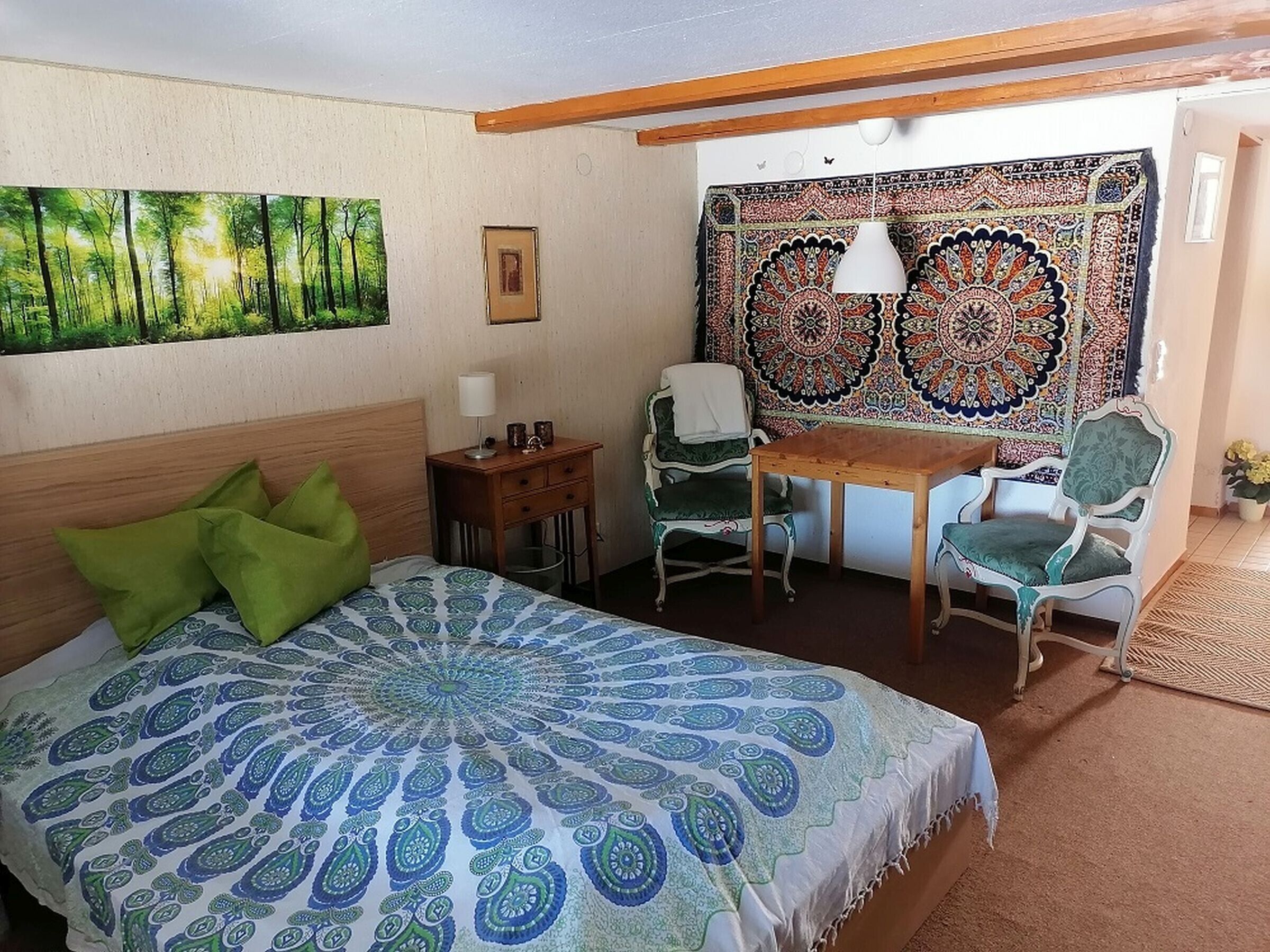 Free WiFi, bed sheets, wheelchair access